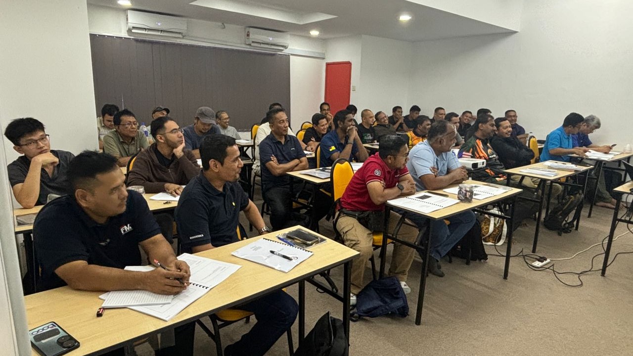 Kelas Persediaan Peperiksaan Teori PJE A4